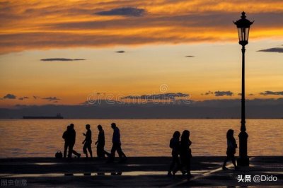 ​唯美的个性签名女生短句 朋友圈语录，文艺青年的最爱