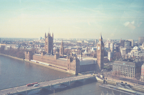 搞笑评论人的经典句子 网络幽默搞笑流行语言(63句)