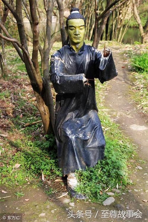 民间鬼故事:男子凌晨赶路 偶遇灵异事件