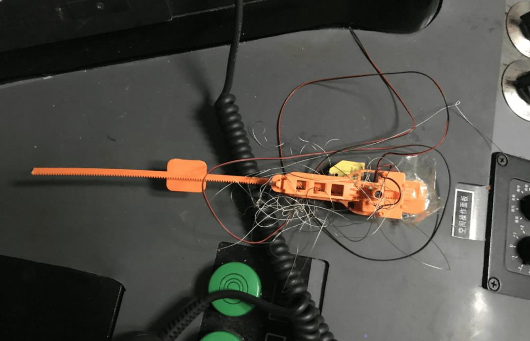 深夜,火车司机发现铁轨上有异物出现!杭州警方紧急出动,结果...