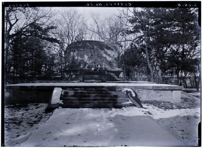 公主坟地铁闹鬼事件,抬着轿子朝你点头微笑