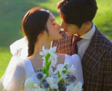 ​最新四月你好句子文案经典大全 创意文案的经典句子(精选79句)