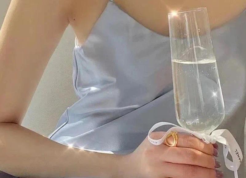 织女星和牛郎星之间的距离引发了什么样的故事？