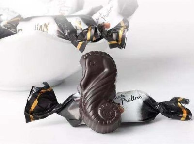 ​吉利莲在进博会上带来的海马巧克力，背后到底有什么故事