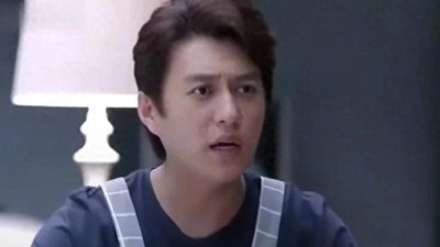 ​靳东偶遇前妻现惊恐表情，背后婚姻故事究竟如何引人猜想？