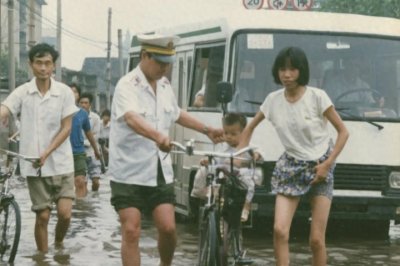 ​老照片里的警察故事｜满满的时代感！江苏警车变迁史回顾